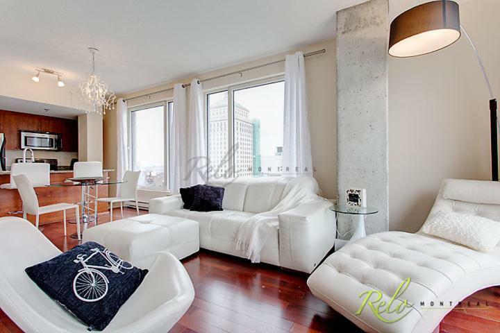 Apartment 888 St Francois Xavier 2101 *